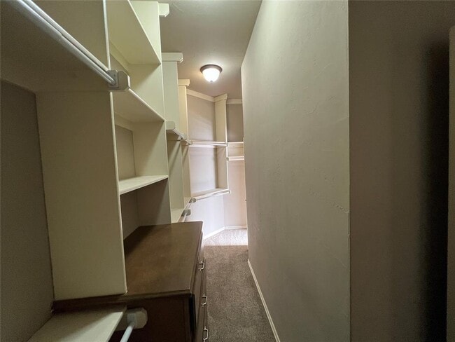 Building Photo - 16505 Moorgate Ln