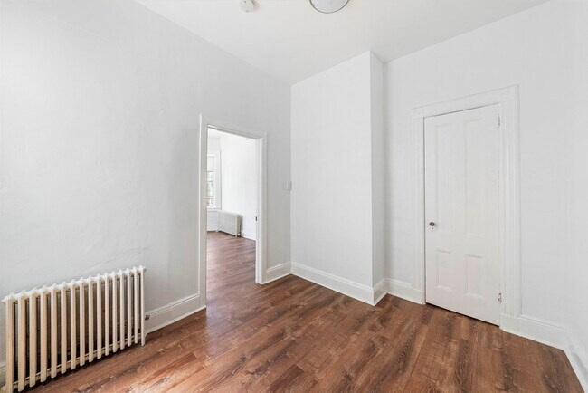 Building Photo - 214 50th St
