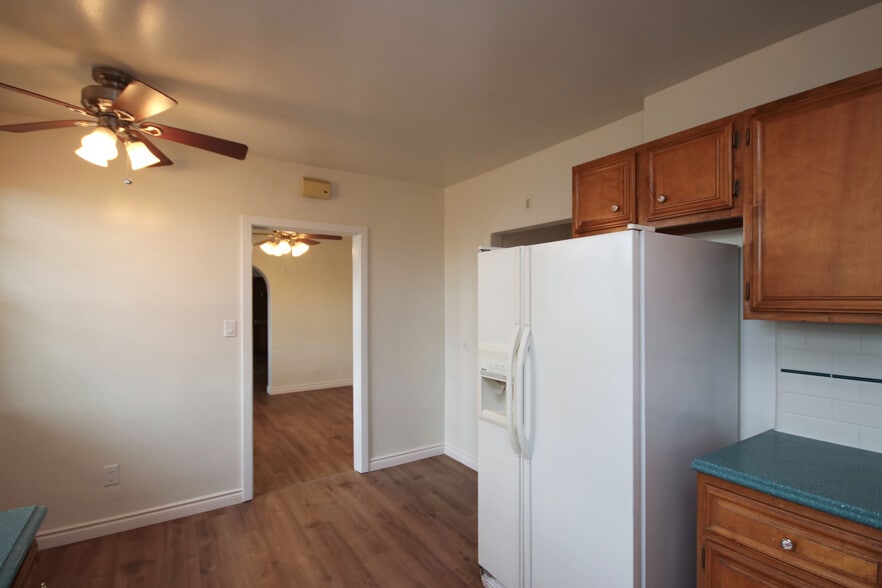 Building Photo - 2350 Marengo Ave