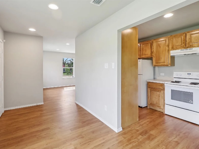 Building Photo - 12824 Seagoville Rd