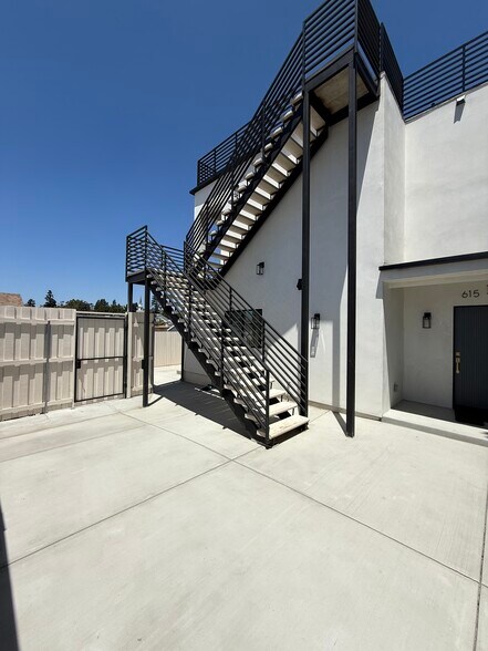 Building Photo - 615 Manchester Terrace