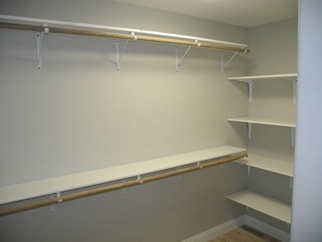 Building Photo - Extraordinary Townhome in Carbondale's South West