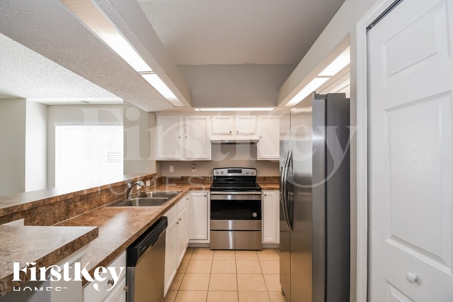 Building Photo - 2956 Centerwood Dr N