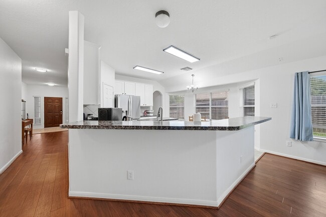 Building Photo - 321 Preston Ln