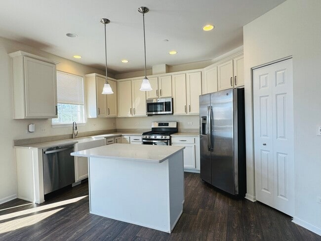 Building Photo - 4463 Monroe Ct