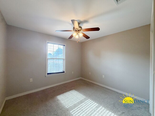Building Photo - Charming 4BR Home in Fort Walton Beach Near Eglin AFB & Hurlburt Field!