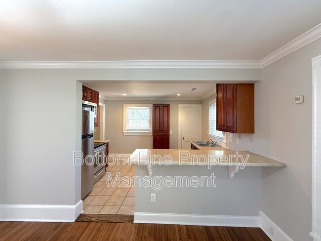 Building Photo - 307 N Linwood Ave