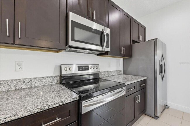 Building Photo - 304 Begonia Ct