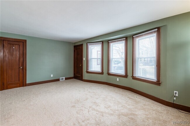 Building Photo - 189 Hamilton Dr