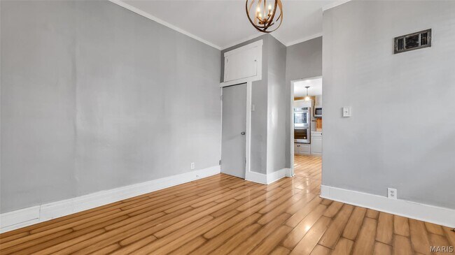 Building Photo - 6622 Crest Ave