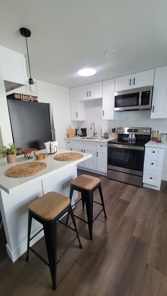 Building Photo - 2119 Las Colinas Ave
