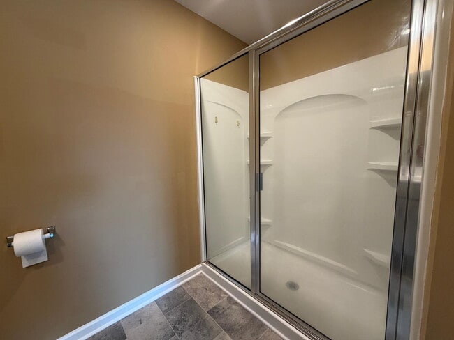 Building Photo - "Charming 3-Bed Oasis on Finnigan Rd: Spacious 1,994 Sq Ft with Granite Kitchen & Cozy Fireplace!"
