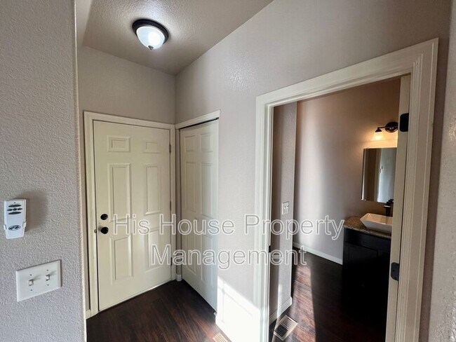 Building Photo - 4500 Tuscany St