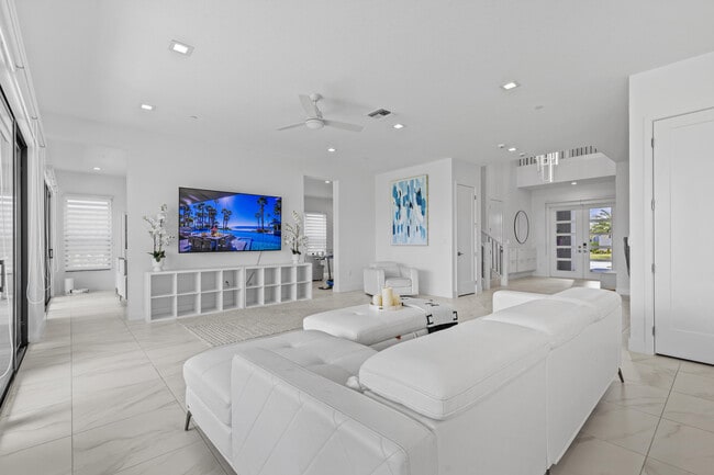 Building Photo - 12884 Wingspan Ct