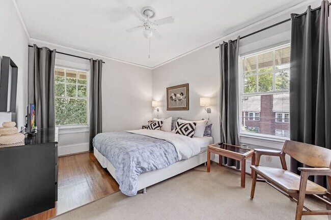 Building Photo - 536 Hawthorne Ln