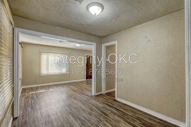 Building Photo - 1713 N Page Ave