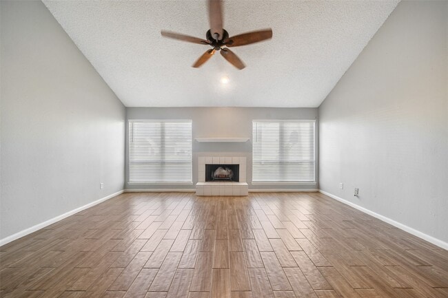 Building Photo - 20309 Sunny Shores Dr