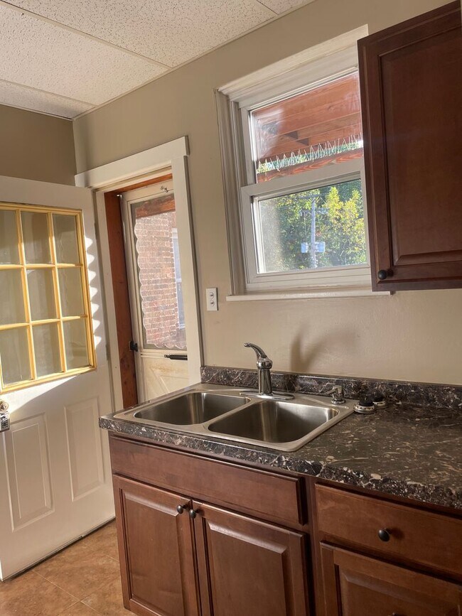 Building Photo - 2701 Center