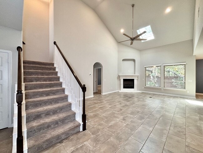 Building Photo - 4 Bedroom Home with Pool in Kinder Ranch!