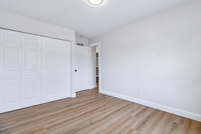 Building Photo - 3233 Wolcott St