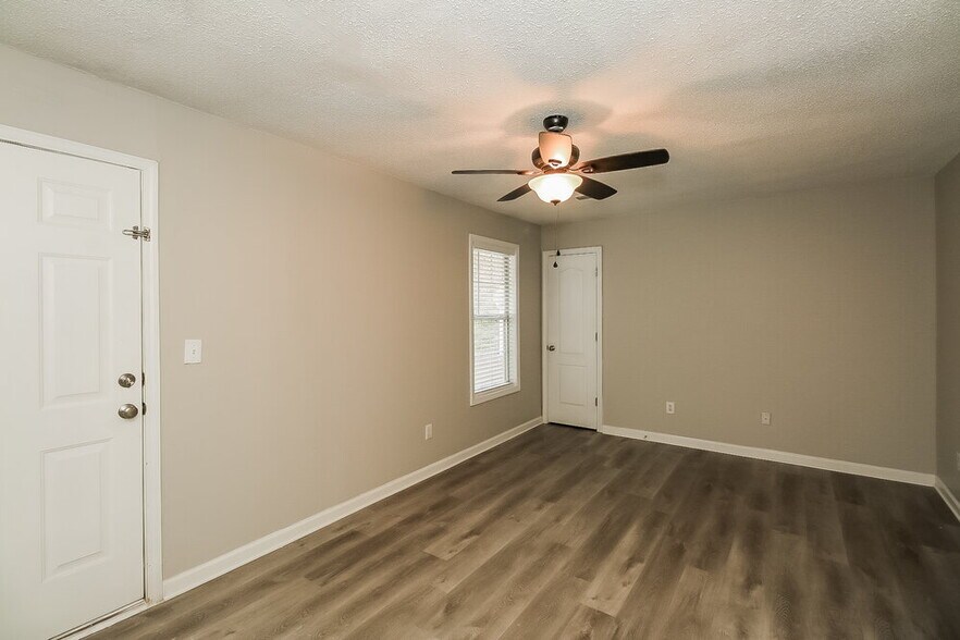 Building Photo - 1801 Portwest Way