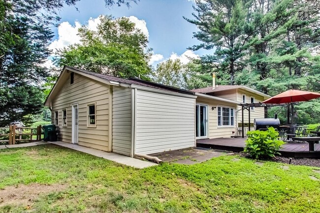 Building Photo - Nice SF 4bed+ 3 bath / close to Metro