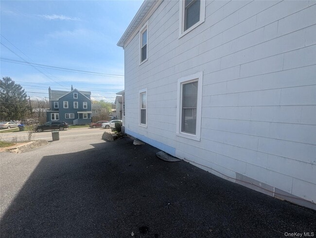 Building Photo - 84 Orange Ave