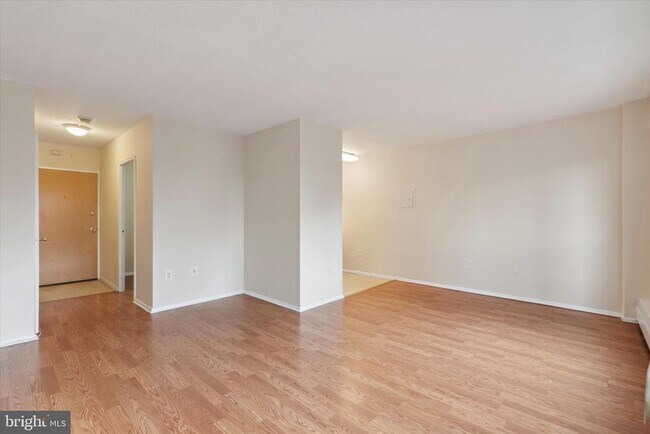 Building Photo - 2101-17 Chestnut St