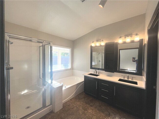 Building Photo - 1667 Tangerine Rose Dr