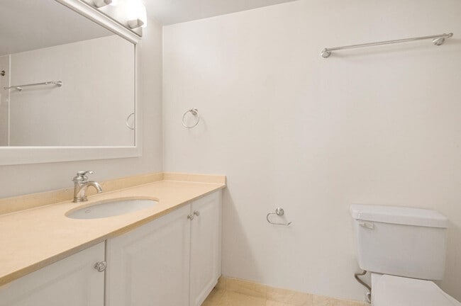 Building Photo - 10101 Grosvenor Pl