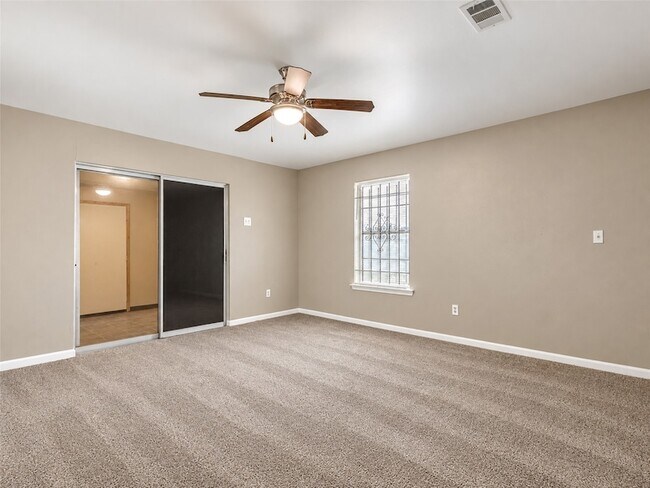 Building Photo - 4223 Oak Shadows Dr