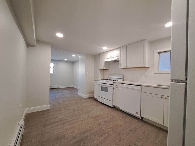 Building Photo - 6304 Liebig Ave