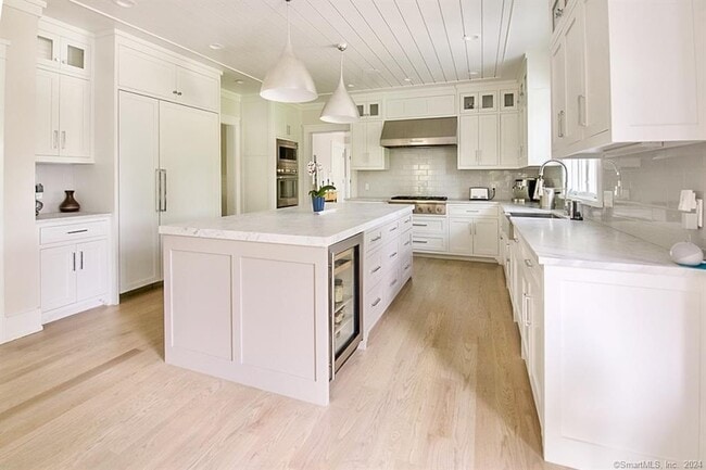 Building Photo - 17 Stony Brook Rd