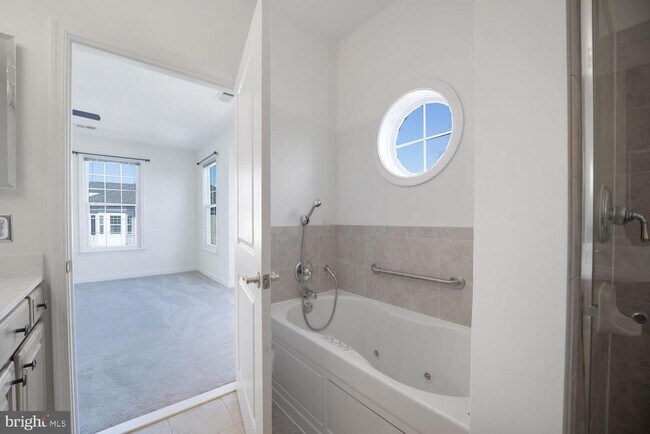 Building Photo - 903 Noah Winfield Terrace