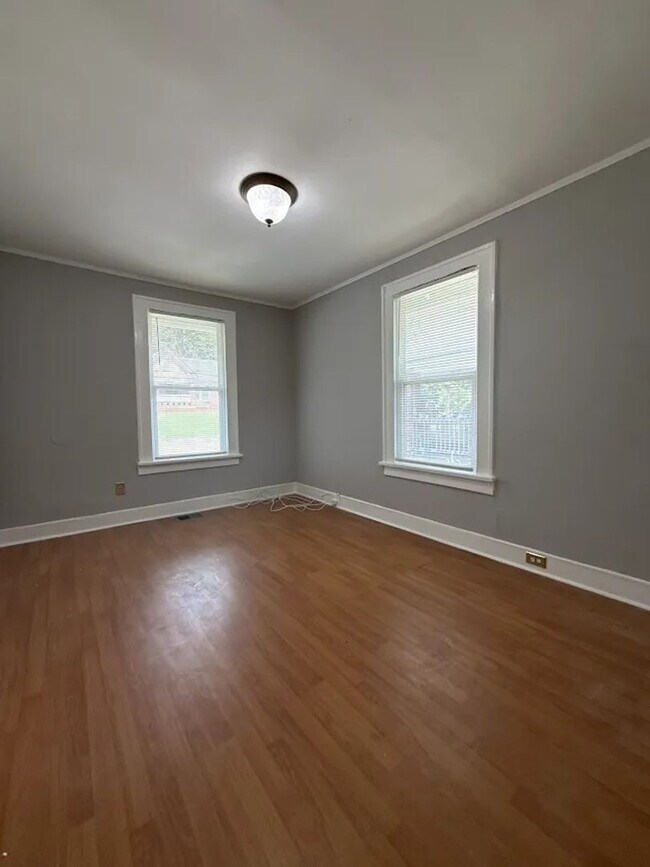 Building Photo - 600 Mayland Ave SW