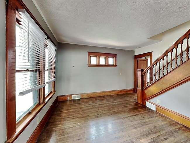 Building Photo - 1403 Barclay St