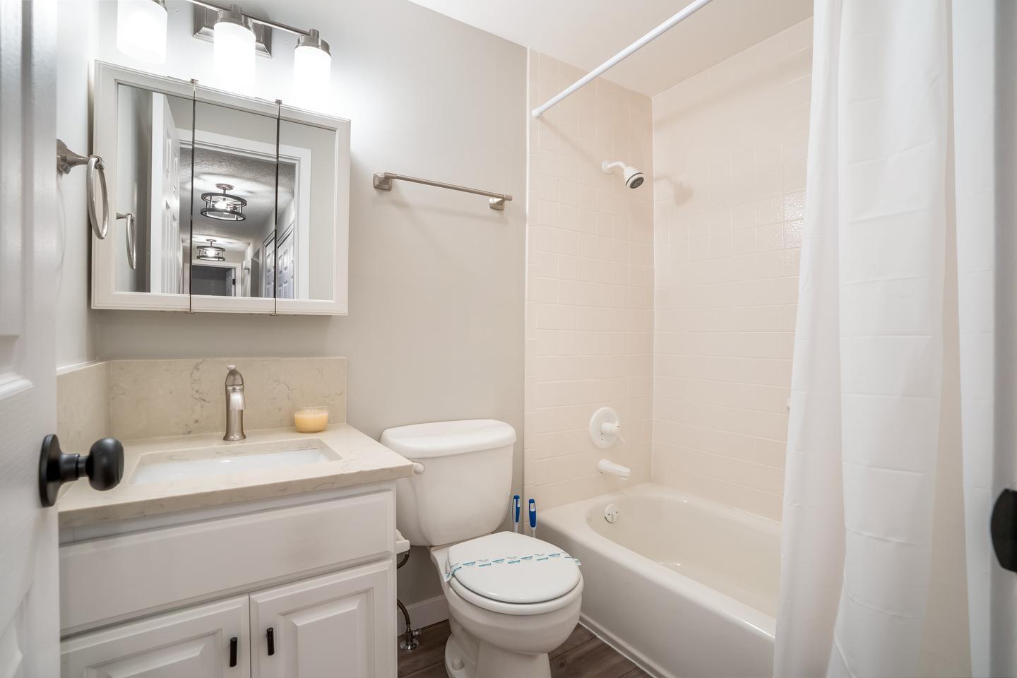 Building Photo - 13665 Sw Parkway