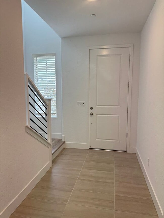 Building Photo - 568 W. Balsam Lane  (Peach & Spruce)