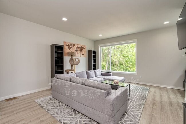 Building Photo - 17854 SW Rudolph Ln