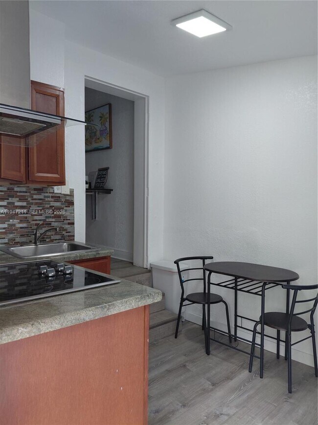 Building Photo - 1050 NE 82nd St