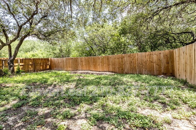 Building Photo - 802 Amber Knoll