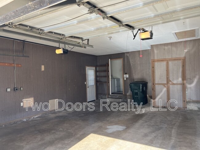 Building Photo - 1513 Parkwoods Terrace