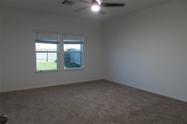 Building Photo - 24438 Elmwood Falls Dr