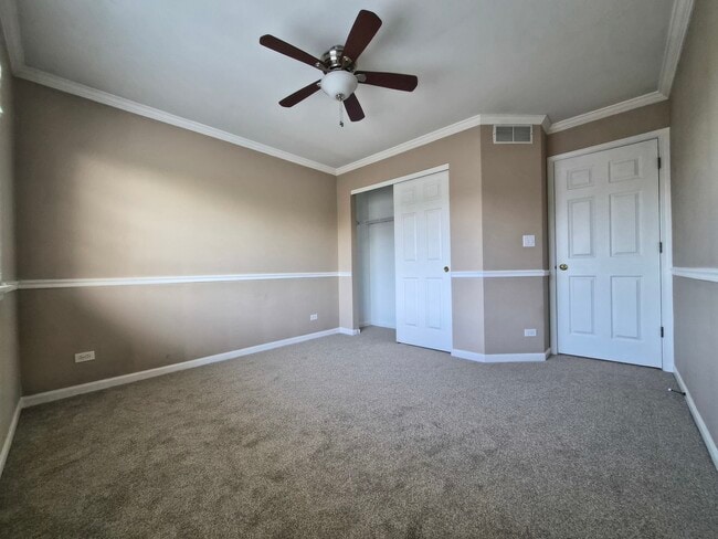 Building Photo - 1015 Woodview Ct