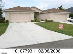 Building Photo - 4330 SW 7th Pl