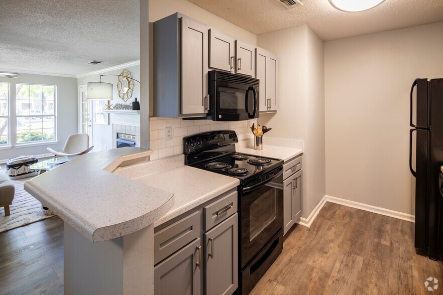 2BR, 2BA - 1,144SF - Kitchen - Elements of Madison Apartments