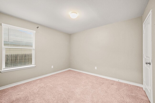 Building Photo - First time rental!
