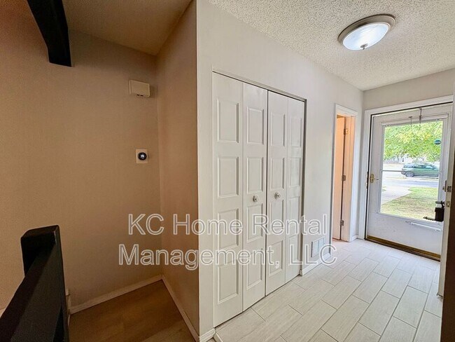Building Photo - 8027 N Stoddard Ave