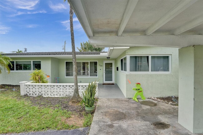 Building Photo - 720 NW 29th Ct
