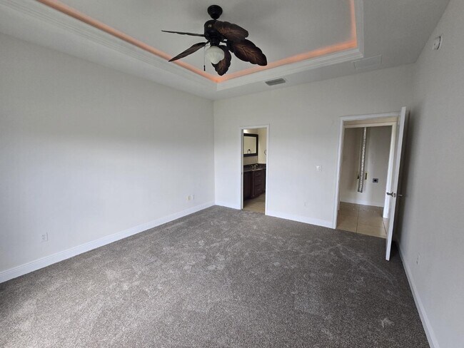 Building Photo - 1033 Coronado Ct